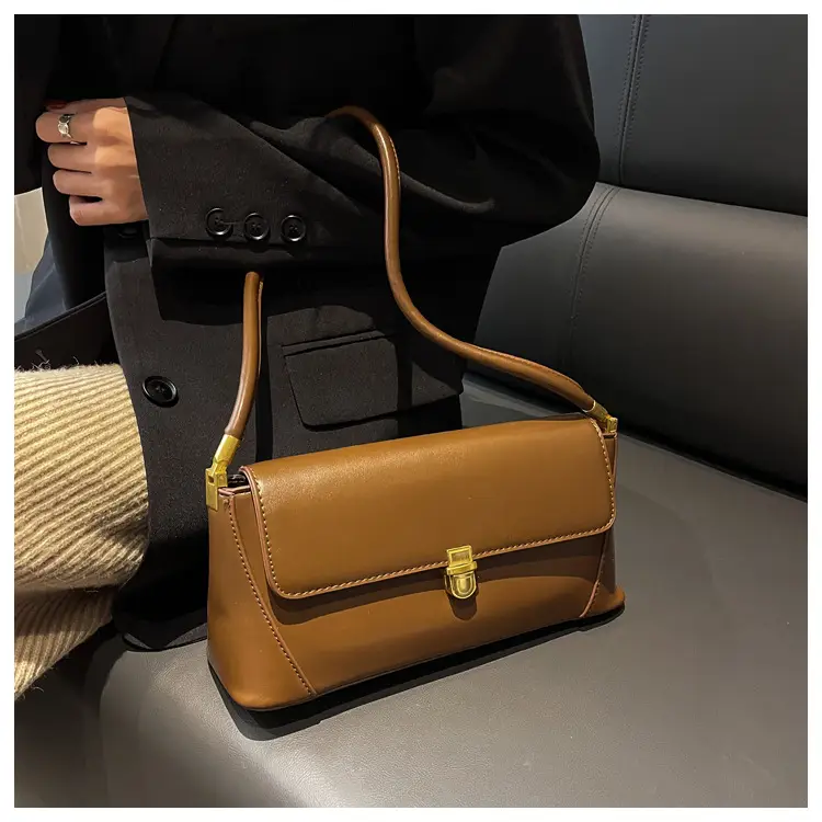 Black Leather Shoulder Bag with Gold Plated Latches — feature 18