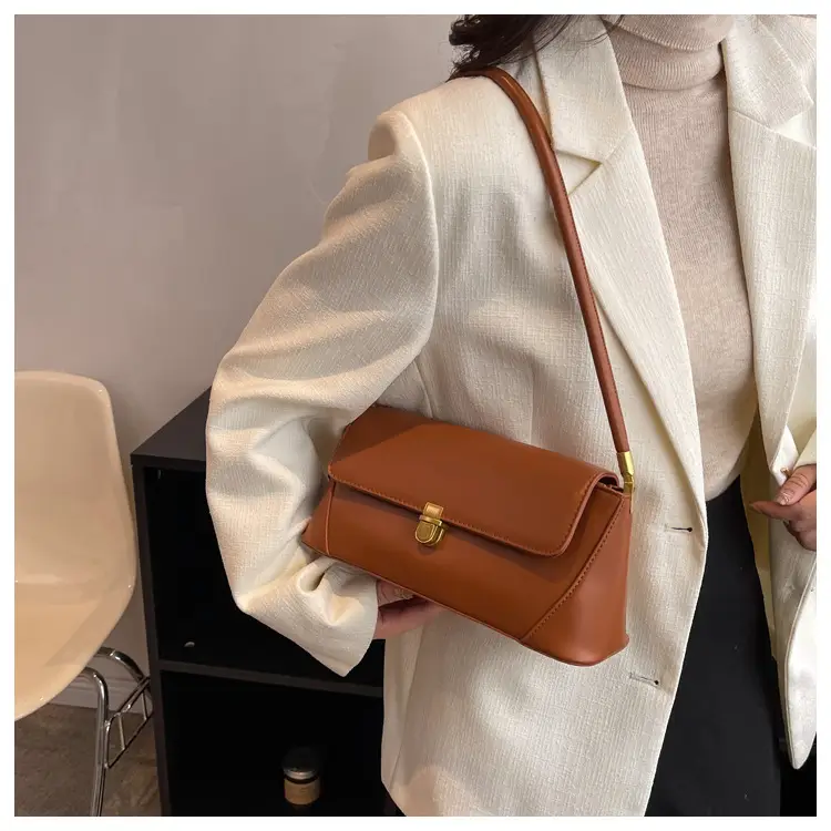 Black Leather Shoulder Bag with Gold Plated Latches — feature 33