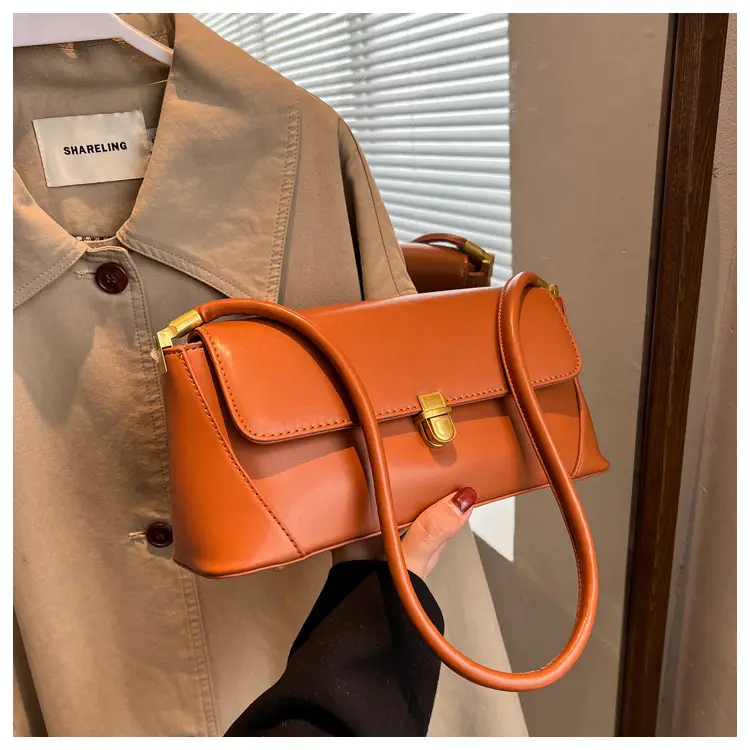 Black Leather Shoulder Bag with Gold Plated Latches — feature 40