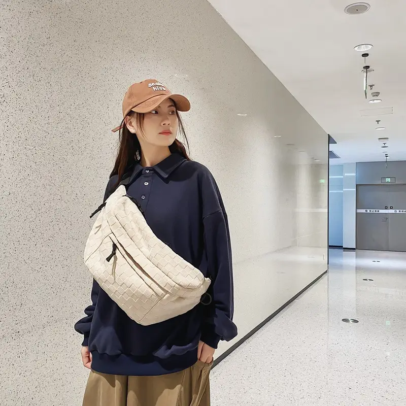 Men Women Large Capacity Checkered Waist Bag - Image 2