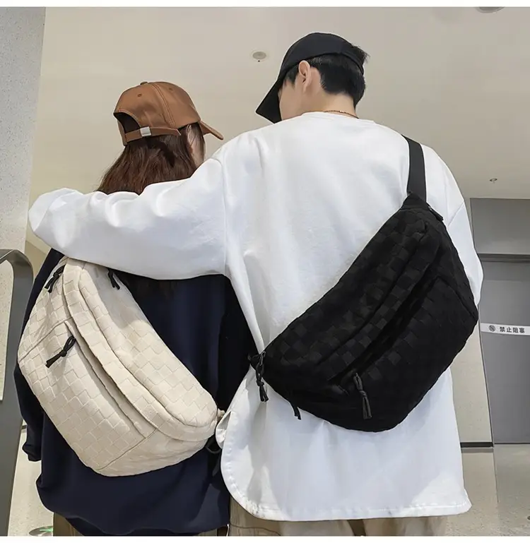 Men Women Large Capacity Checkered Waist Bag — feature 13