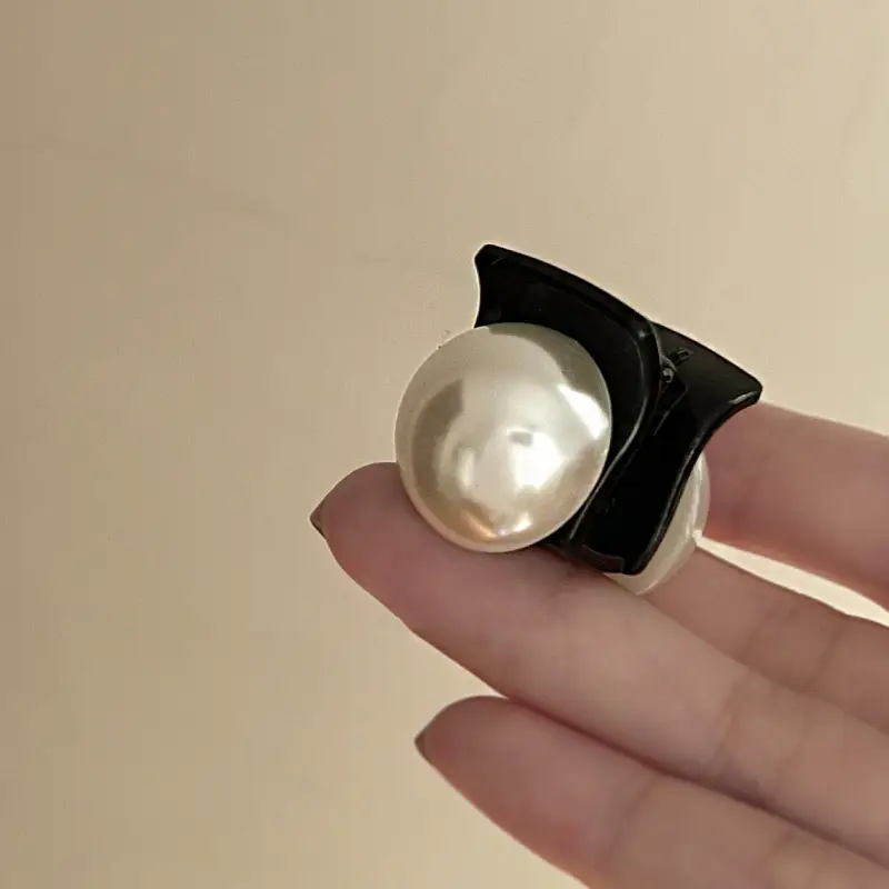 Vintage Pearl Hair Clip Princess Style Small — feature 9