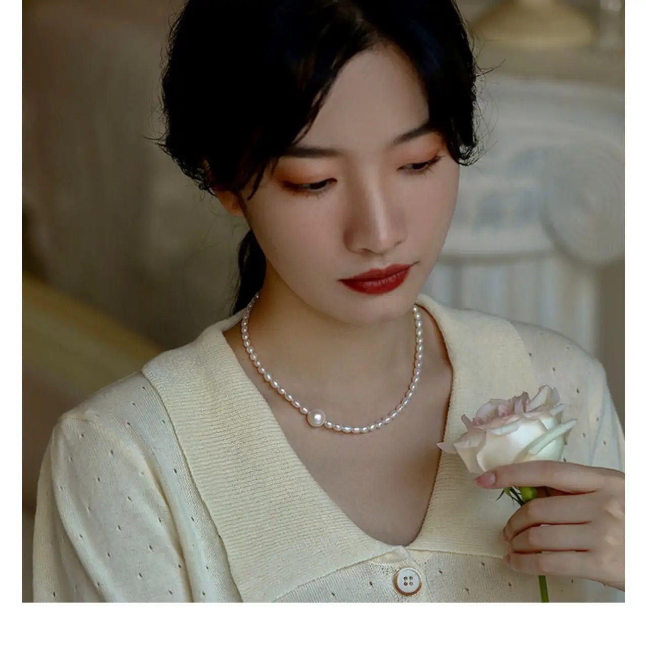 Vintage Pearl Necklace for Women Light Luxury Design — feature 9