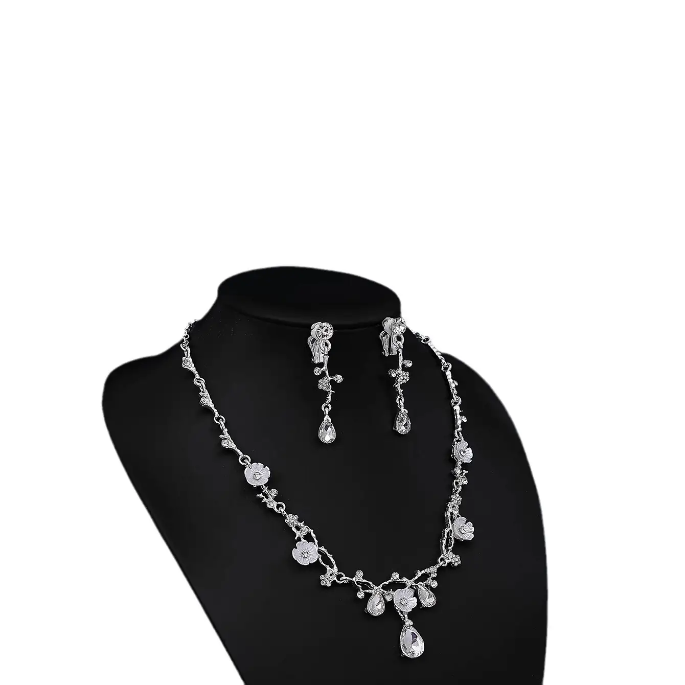 Korean Bridal Jewelry Set with Crown Necklace & Earrings - Image 7