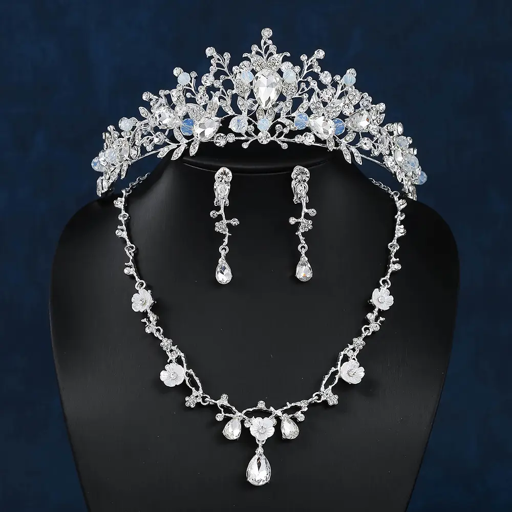 Korean Bridal Jewelry Set with Crown Necklace & Earrings — feature 9