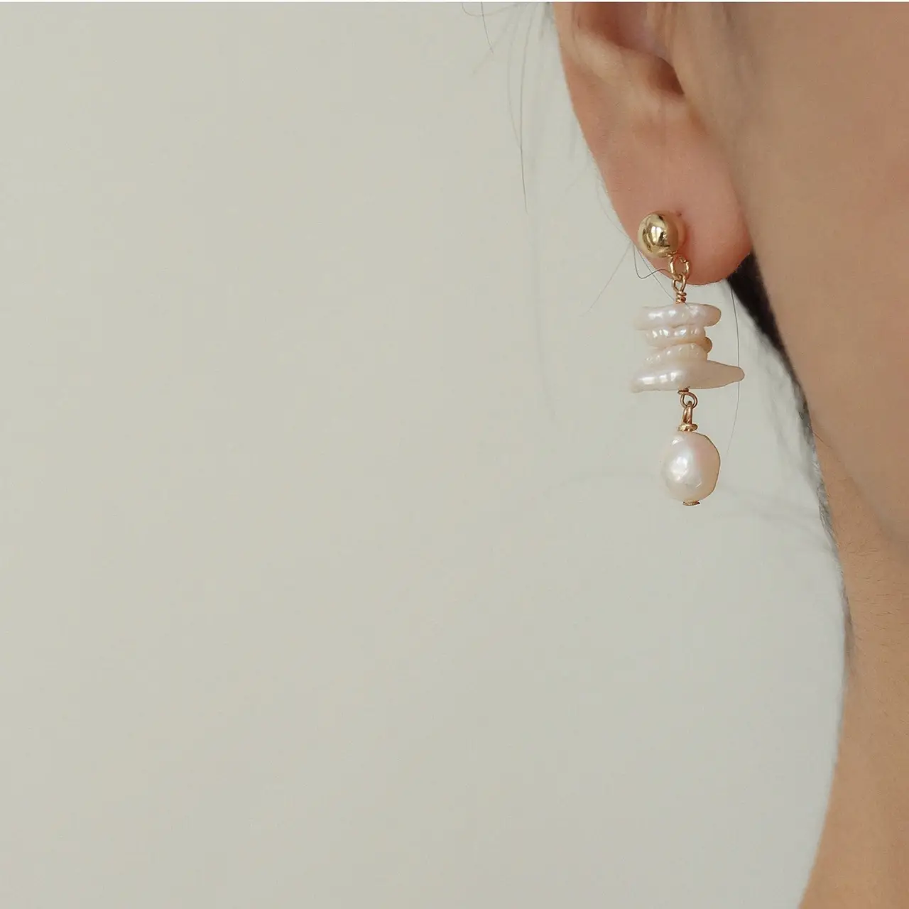 Elegant Pearl & Leather Ruffled Earrings for Women - Image 4
