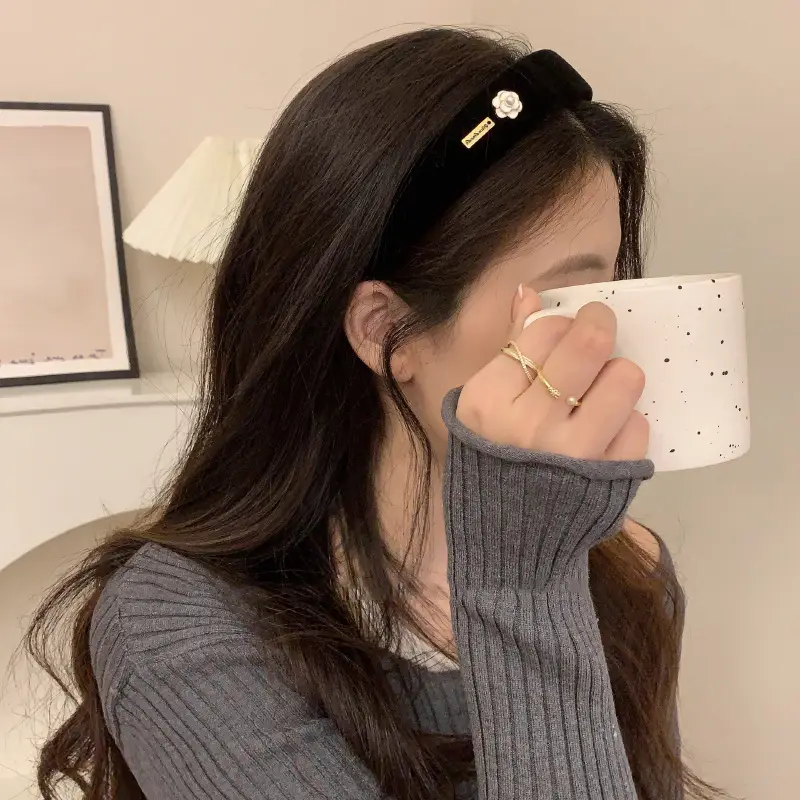 Black Vintage Flower Travel Headband for Women - Image 33