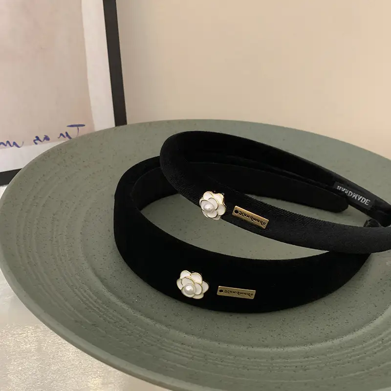 Black Vintage Flower Travel Headband for Women - Image 35