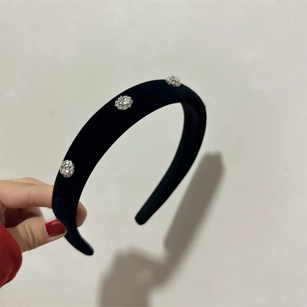 Black Vintage Flower Travel Headband for Women - Image 29