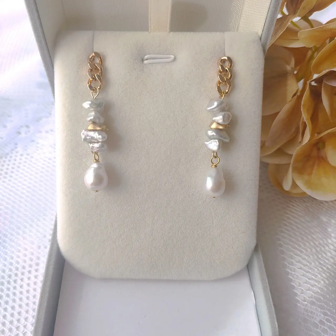 Pearl Earrings Long Design Silver White Baroque — feature 7