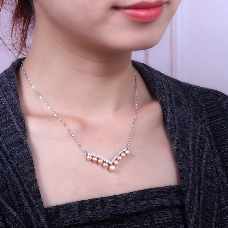 V-Shape Pearl Necklace for Women with Zircon - Image 4