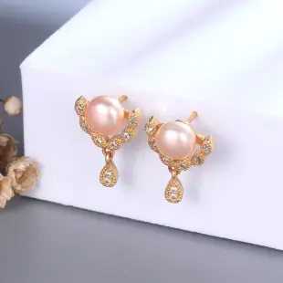 V-Shape Pearl Necklace for Women with Zircon — feature 5