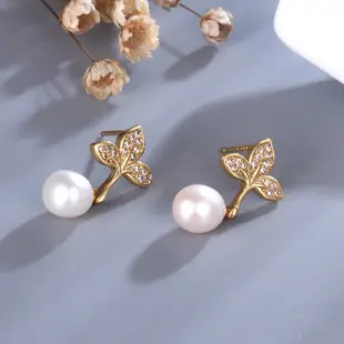V-Shape Pearl Necklace for Women with Zircon — feature 7