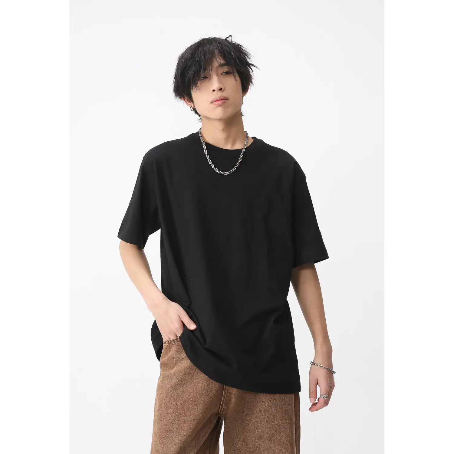 Men's Black Round Neck Pullover Shirt 220Gt - Image 4