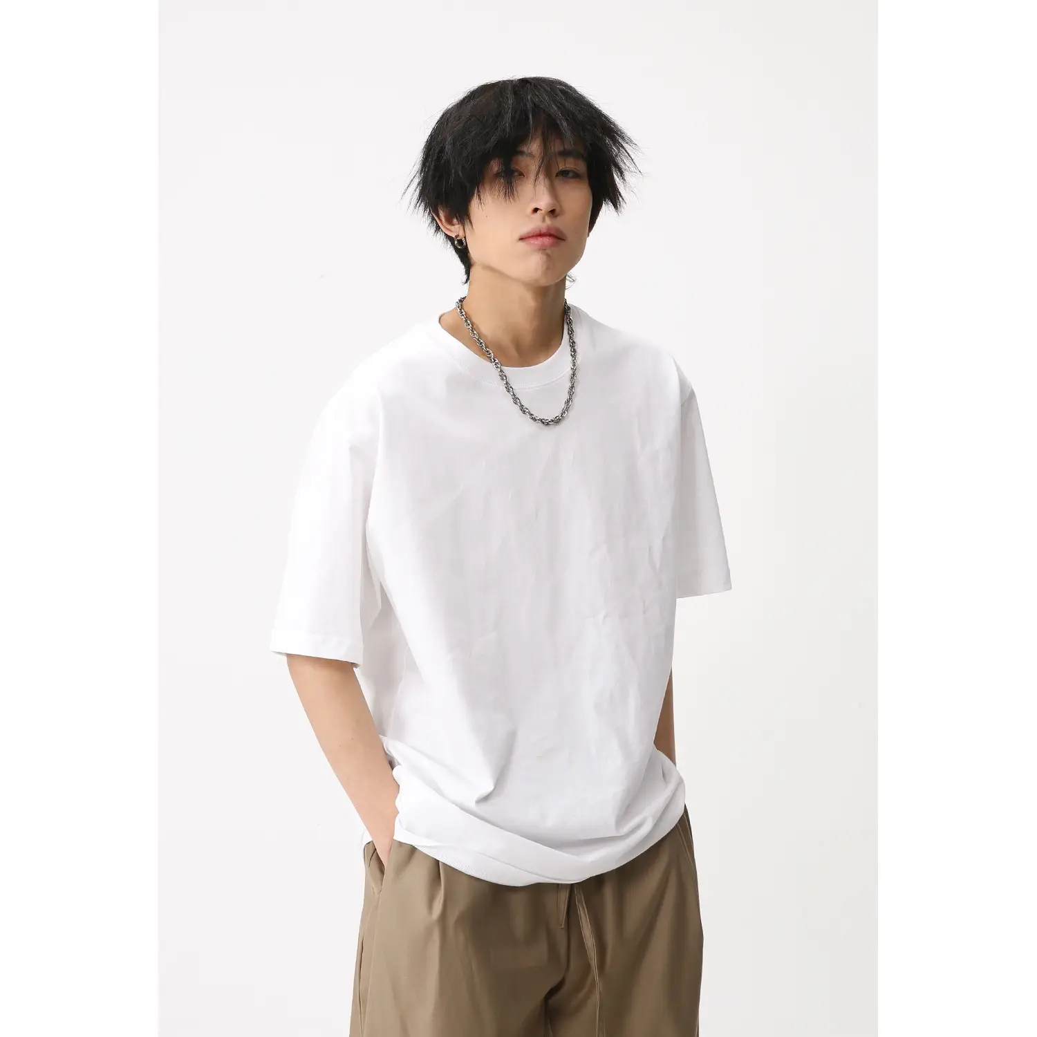 Men's Black Round Neck Pullover Shirt 220Gt - Image 5