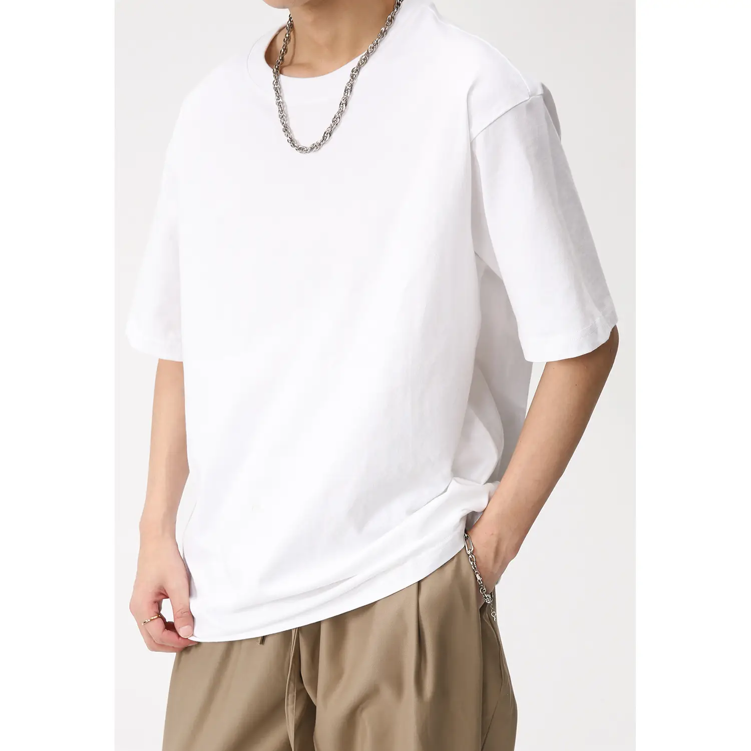 Men's Black Round Neck Pullover Shirt 220Gt - Image 6