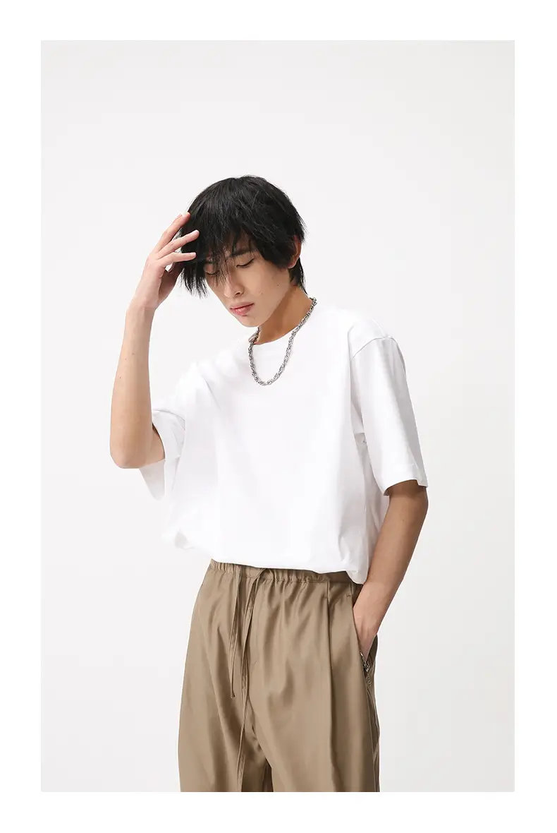 Men's Black Round Neck Pullover Shirt 220Gt — feature 10
