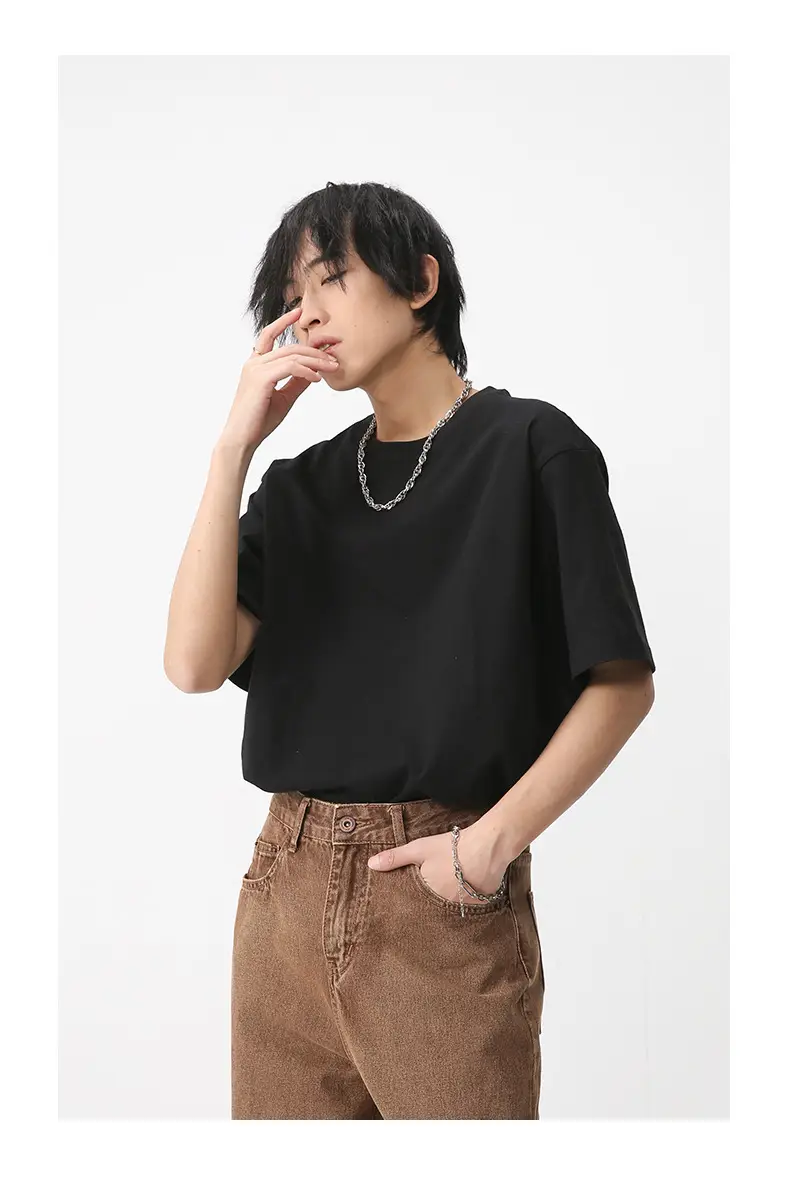 Men's Black Round Neck Pullover Shirt 220Gt — feature 17