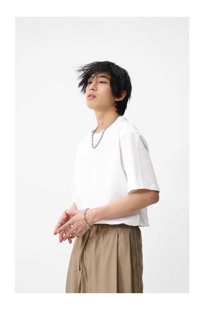 Men's Black Round Neck Pullover Shirt 220Gt — feature 9