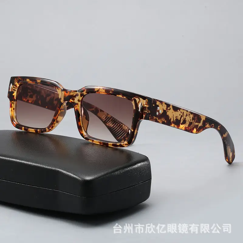 Green Square Anti-UV Sunglasses for Men Women - Image 3