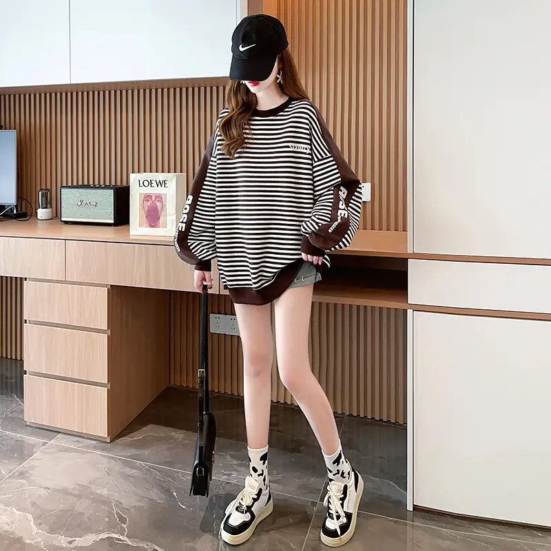 Women's Large Size Contrast Striped Round Neck Sweater — feature 15