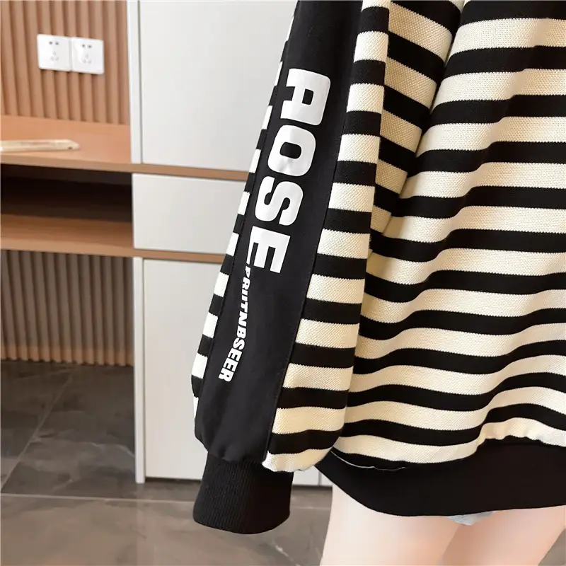 Women's Large Size Contrast Striped Round Neck Sweater — feature 5