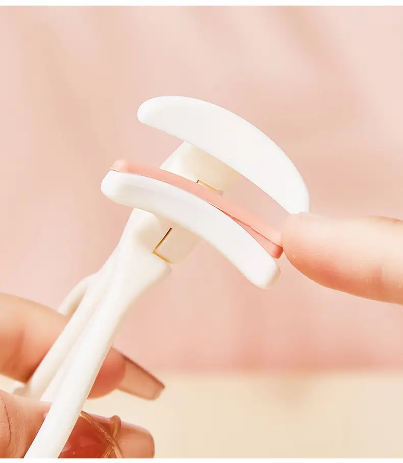 One-Clip Eyelash Curler with Wide Angle Sunflower Design — feature 21