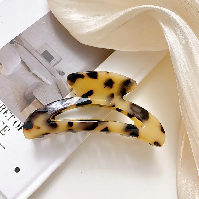 YHJ Hair Clips Hollow Shark Moon Shape 2023 - Image 12