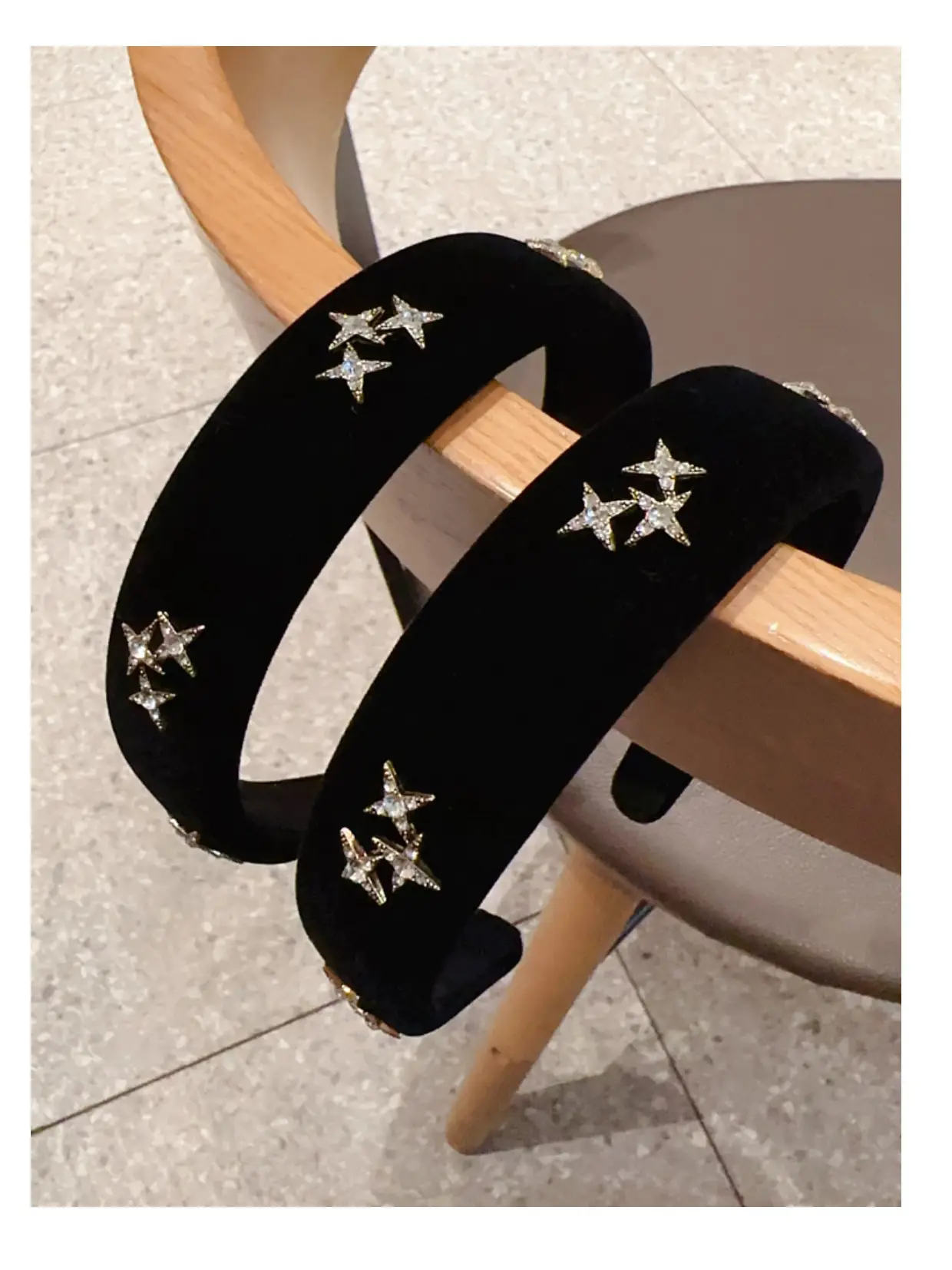 Velvet Star Headband Red Black Adjustable — feature 7