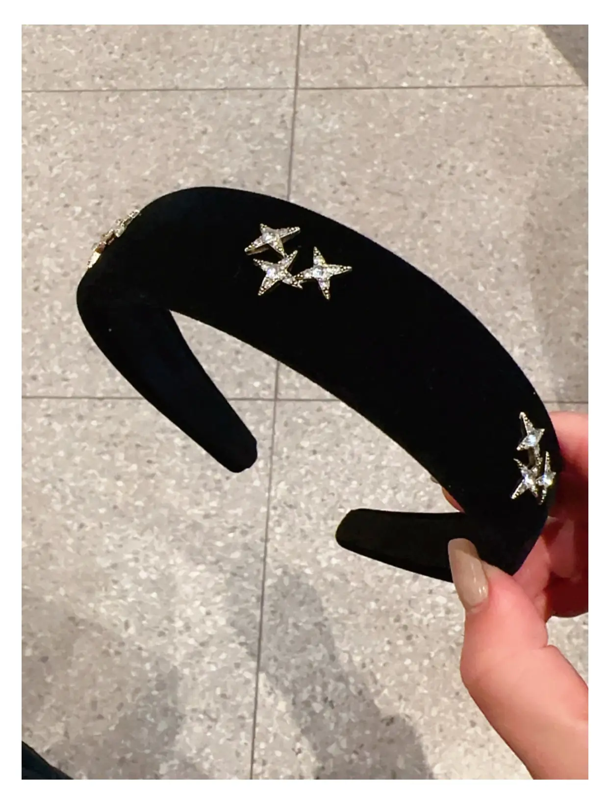 Velvet Star Headband Red Black Adjustable — feature 9