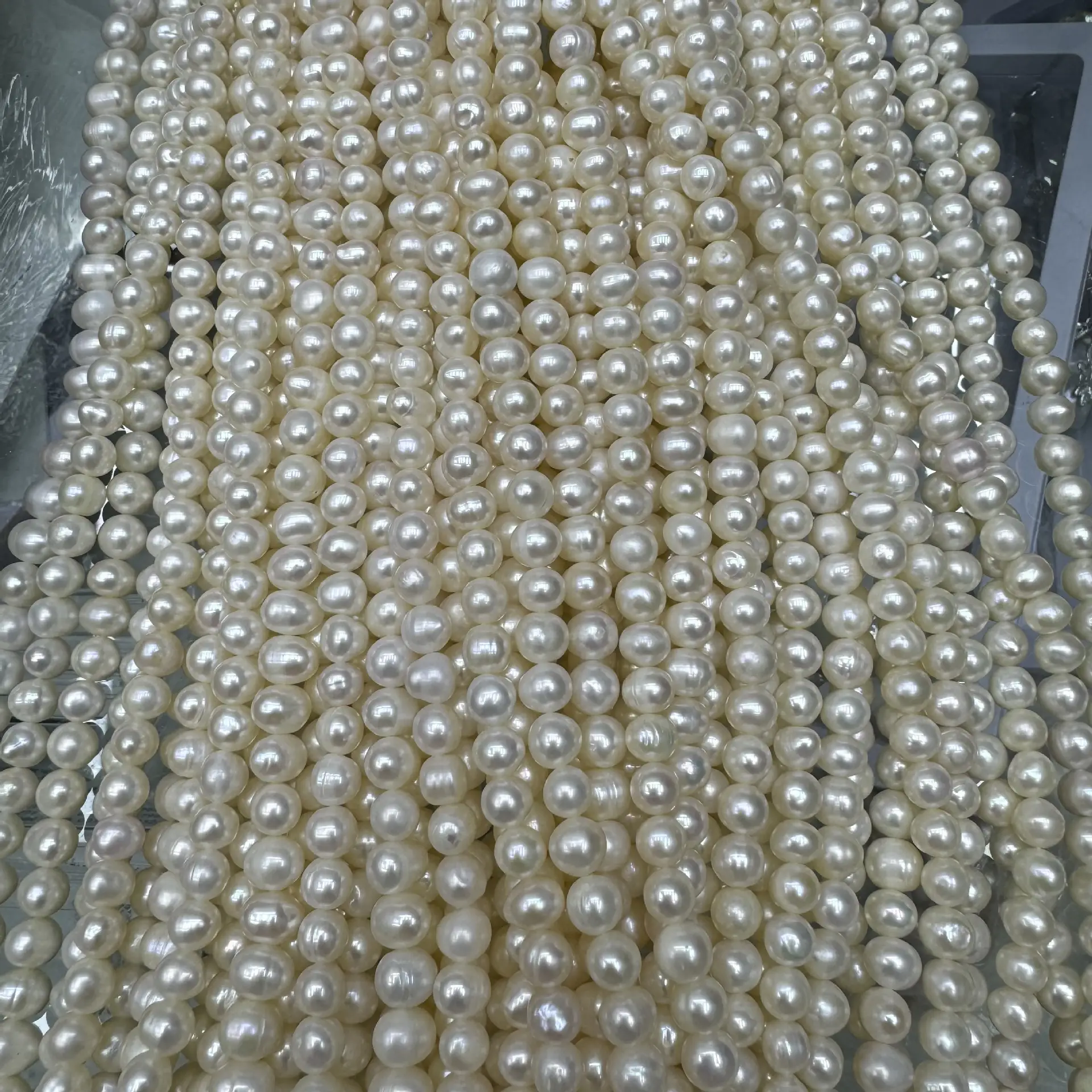 Natural Freshwater Pearl Earrings 7-8mm White - Image 2