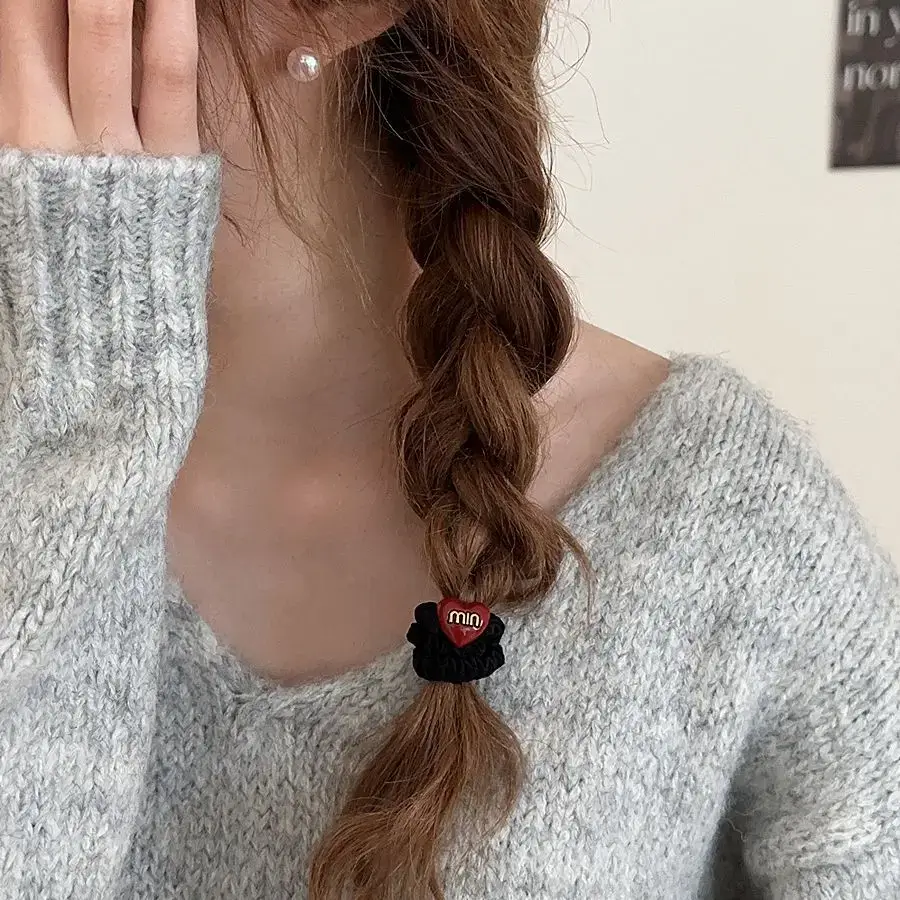 Vintage Black Rubber Hair Bands for Women - Image 8