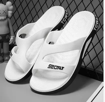 2024 New Men's White Korean Slippers Plus Size