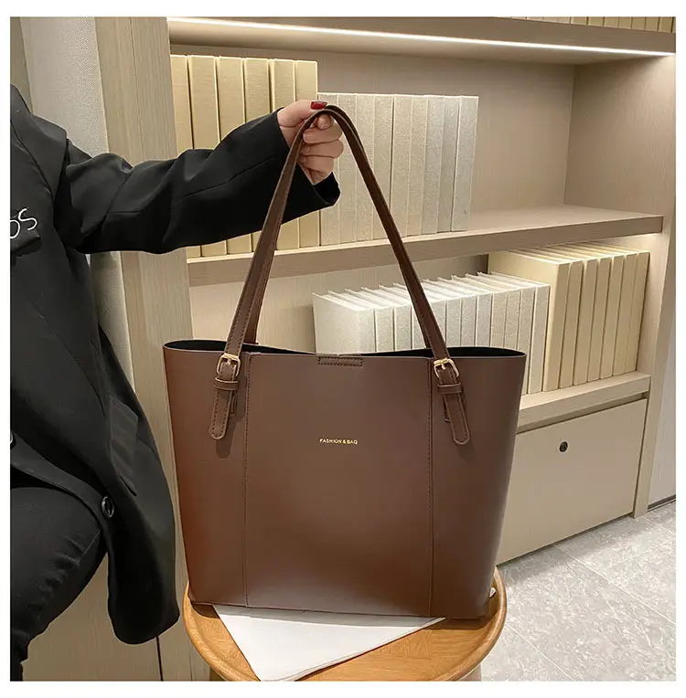 Vintage Black Leather Tote Bag for Women 2023 Winter — feature 23