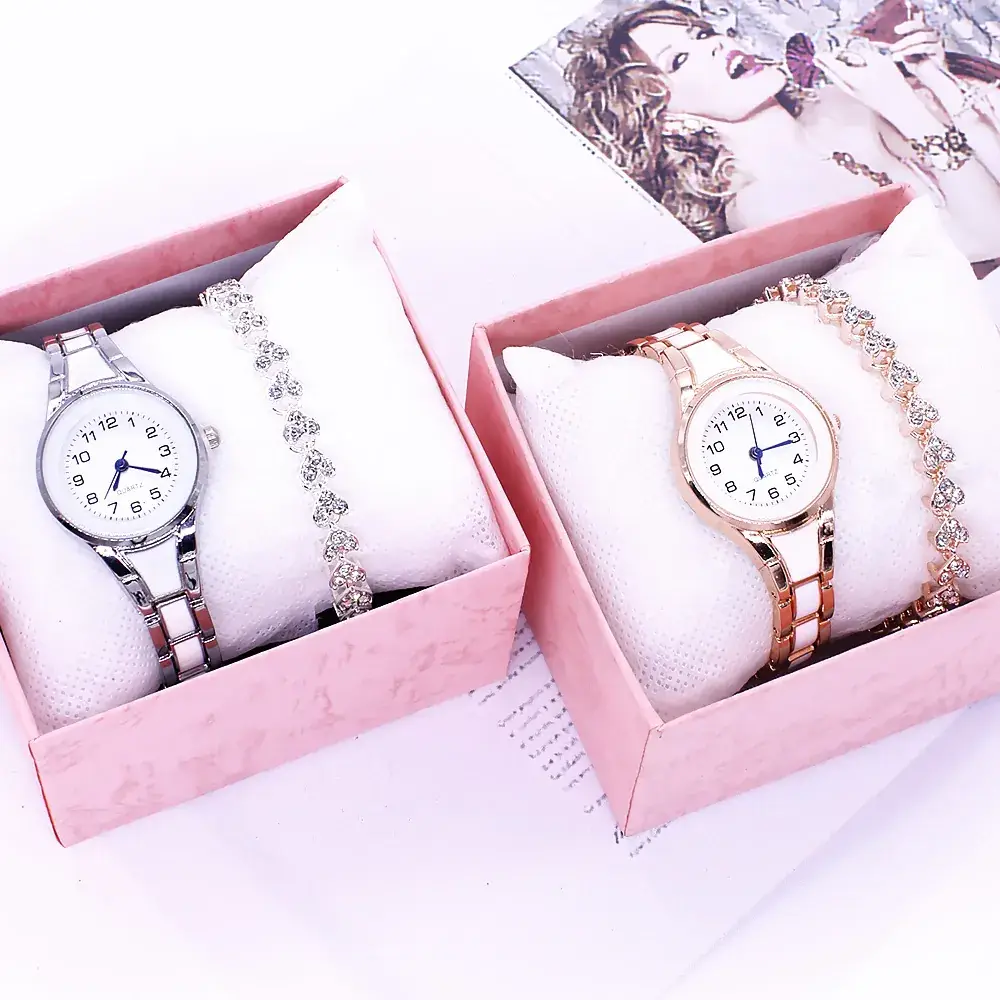 Women's Rose Gold Quartz Watch with Chain Strap - Image 5