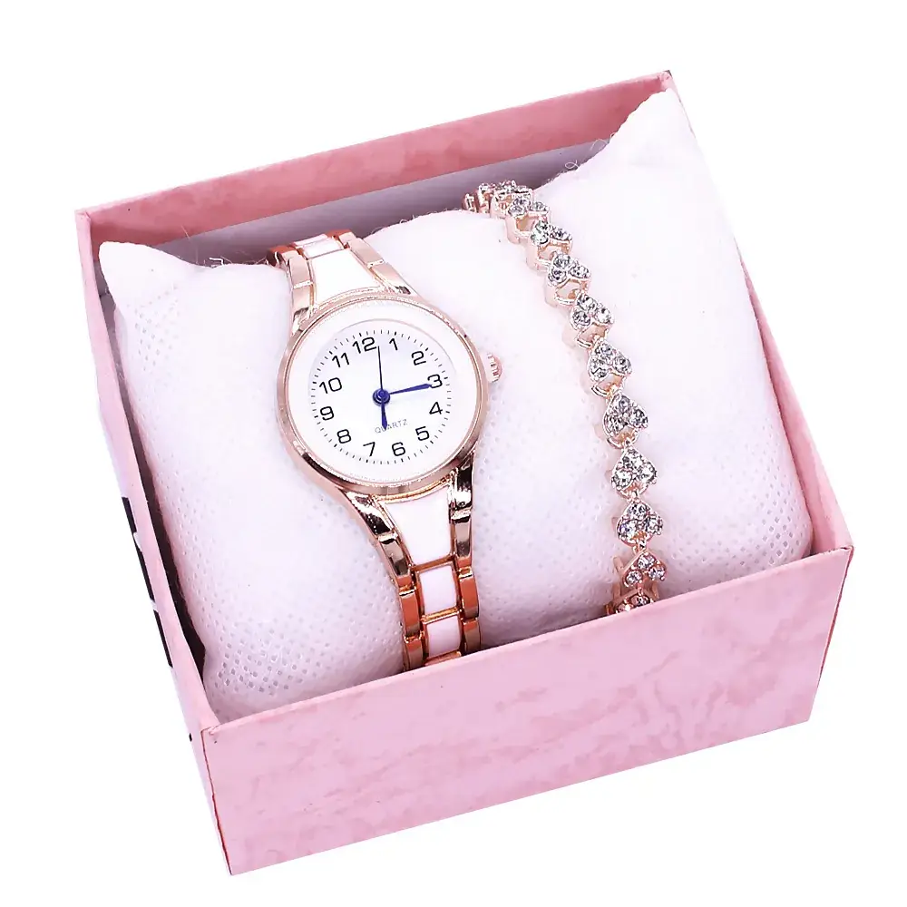 Women's Rose Gold Quartz Watch with Chain Strap - Image 7