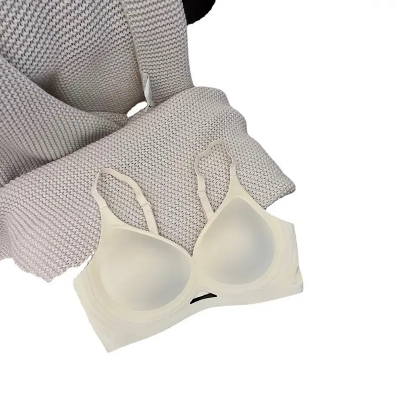 Nuoyuan Chengdui All-In-One Cup Intimates Women's Summer Thin Cut Out Seamless Small Breast Push-Up Sports Bra Comfortable