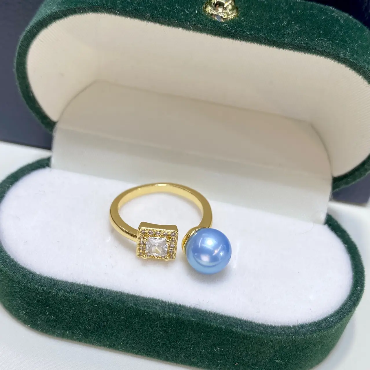 Adjustable Pearl Ring with Glacier Blue Stone — feature 6