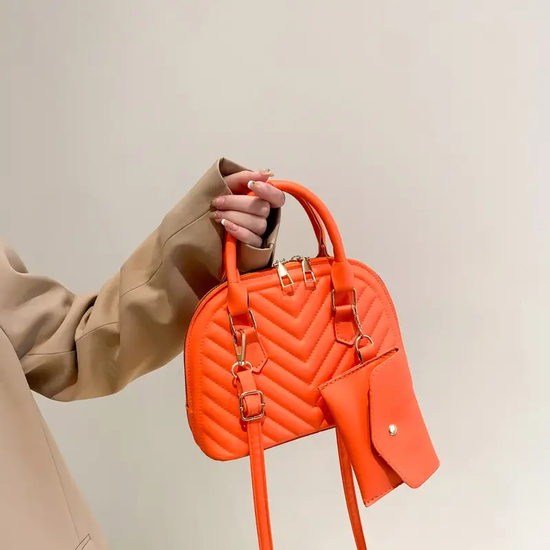 Black Shell Handbag Women 2023 New Style