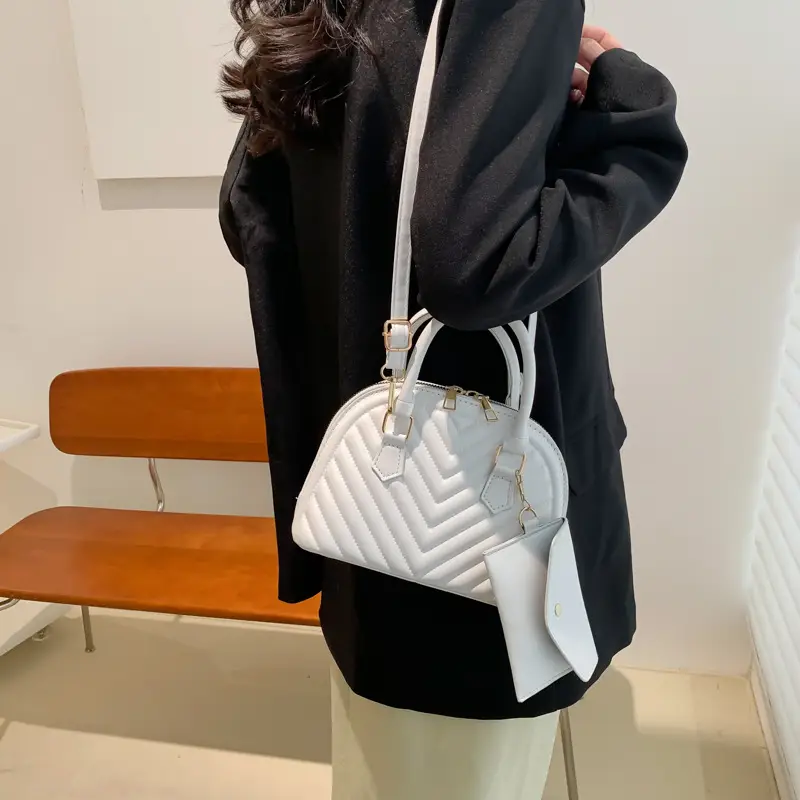 Black Shell Handbag Women 2023 New Style