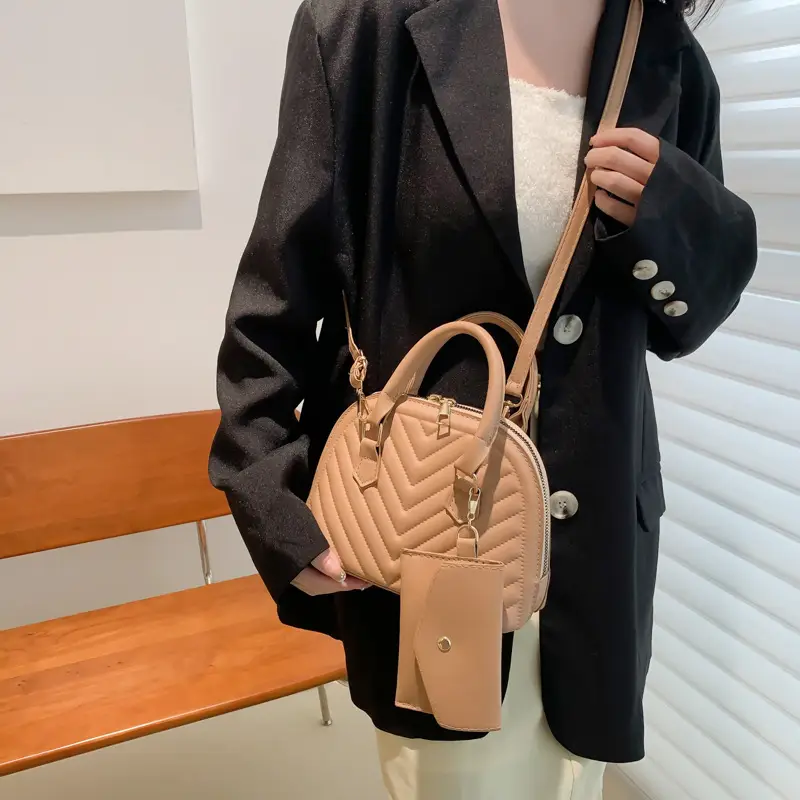 Black Shell Handbag Women 2023 New Style