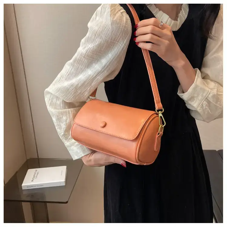 Vintage Beige Shoulder Crossbody Bag with Wide Band Strap — feature 11