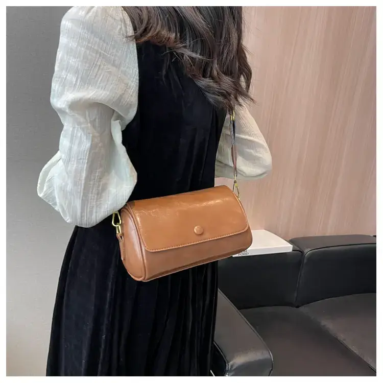 Vintage Beige Shoulder Crossbody Bag with Wide Band Strap — feature 12