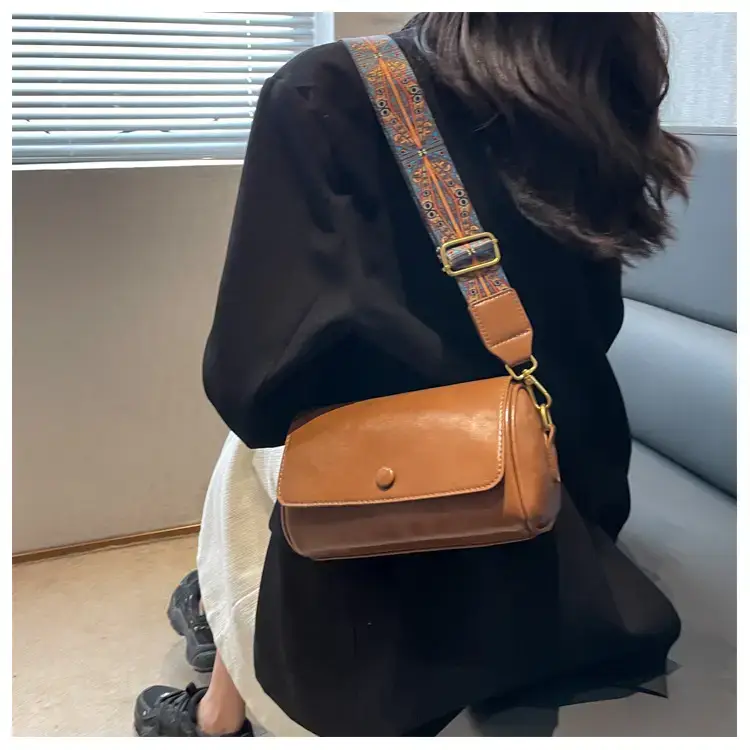 Vintage Beige Shoulder Crossbody Bag with Wide Band Strap — feature 21