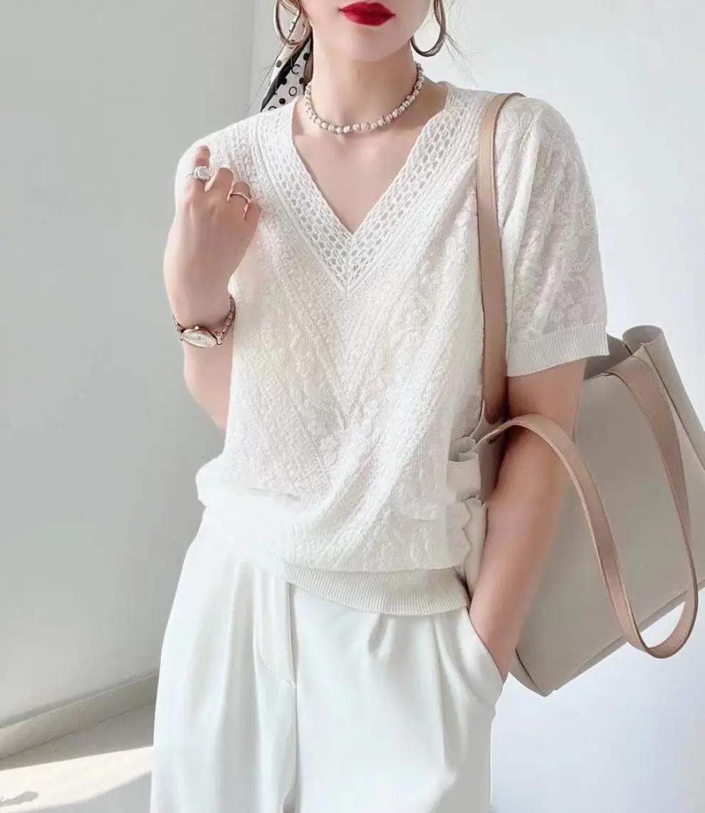 Women Ice Silk V-Neck T-Shirt Summer Loose Fit — feature 2