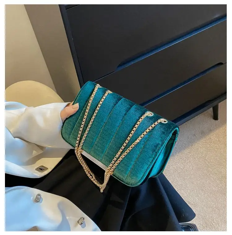 Green Velvet Chain Crossbody Bag for Women — feature 9