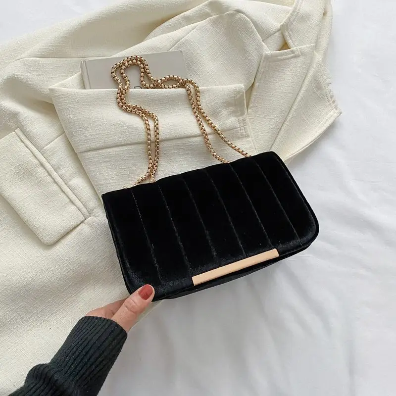 Green Velvet Chain Crossbody Bag for Women - Image 4