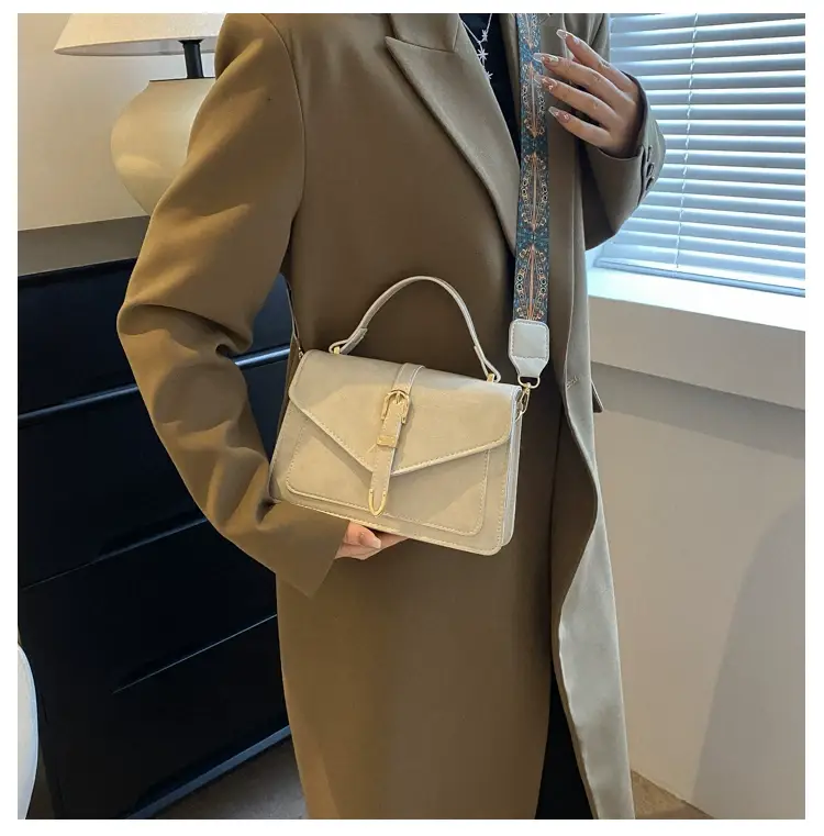 Retro Black Crossbody Bag for Women 2026 — feature 14