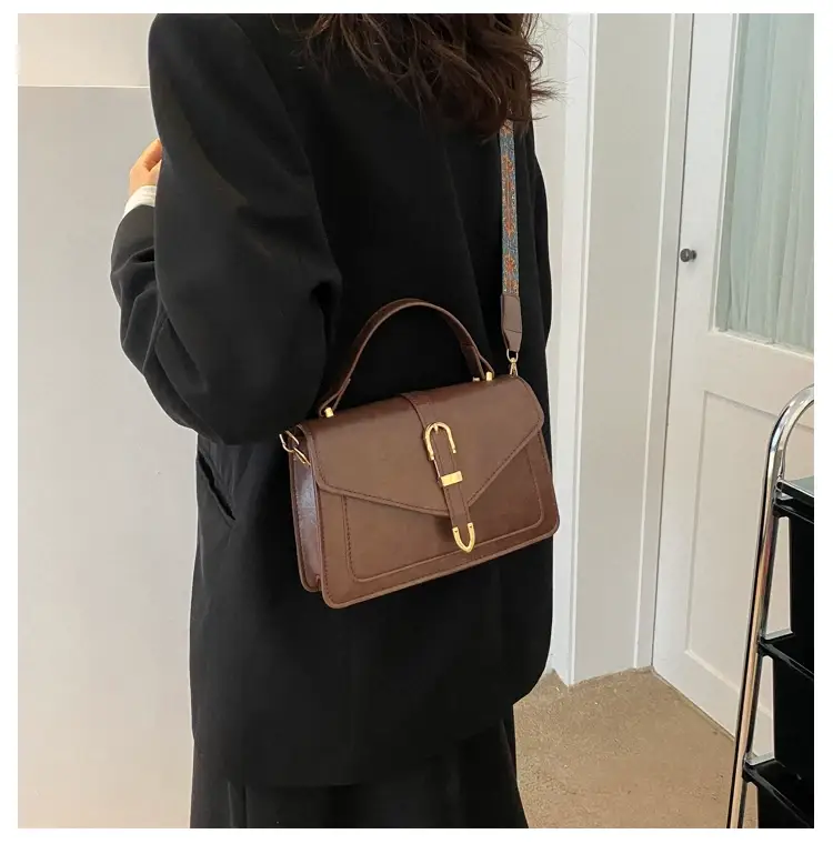 Retro Black Crossbody Bag for Women 2026 — feature 7