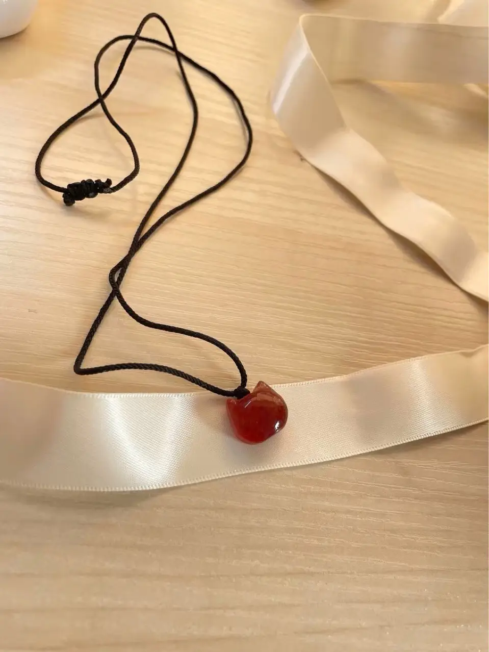 Natural Red Crystal Cat Head Pendant for Men Women — feature 8